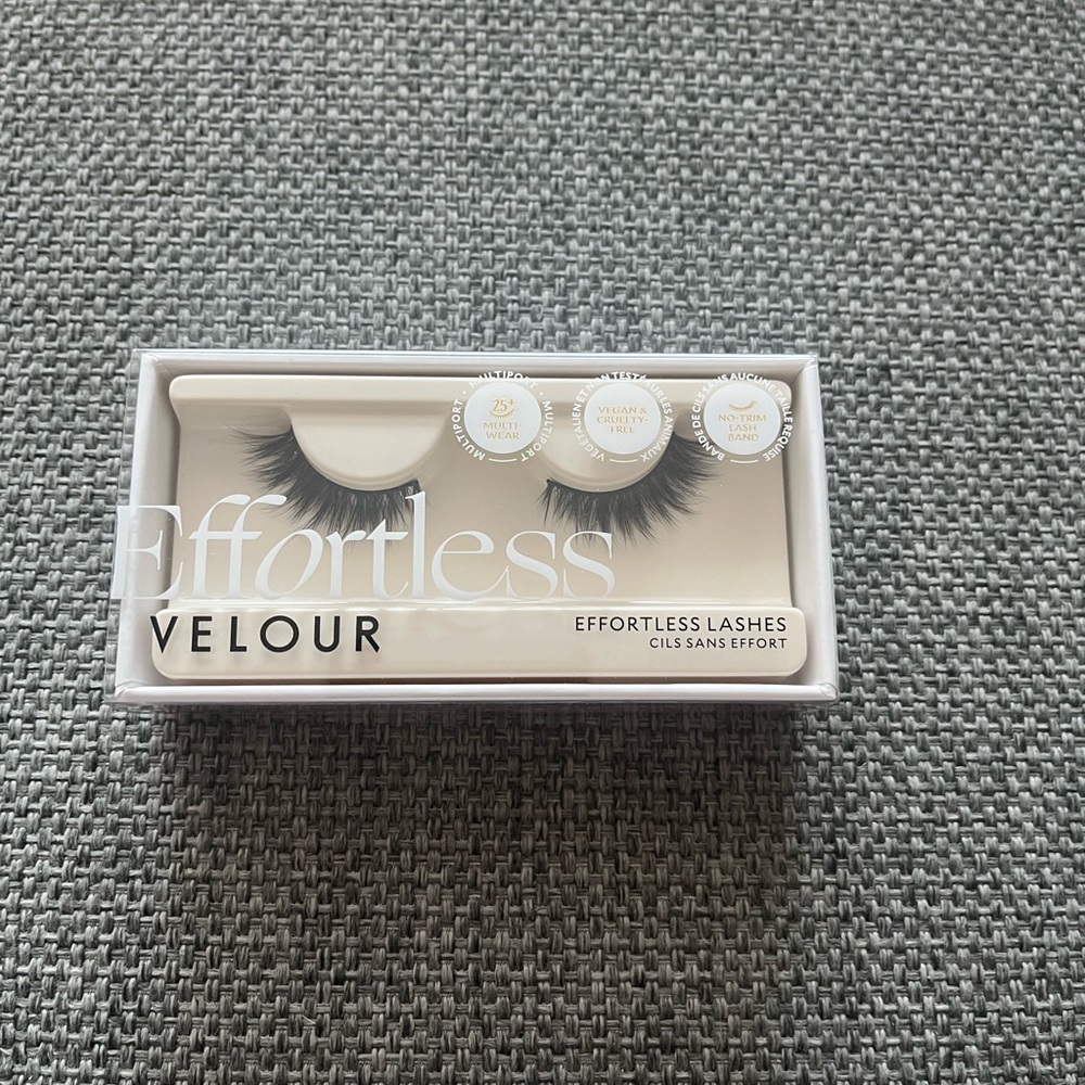 BRAND NEW Velour Effortless fake lashes